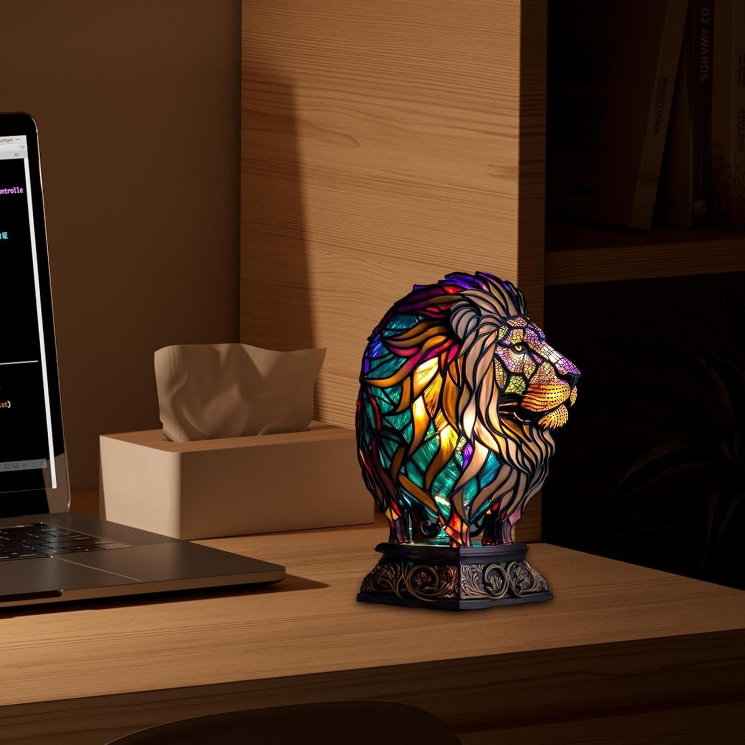 Illuminated lion lamp